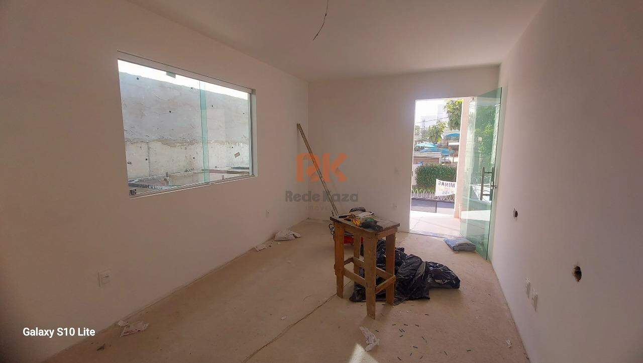 Casa geminada à venda no Cabral: 