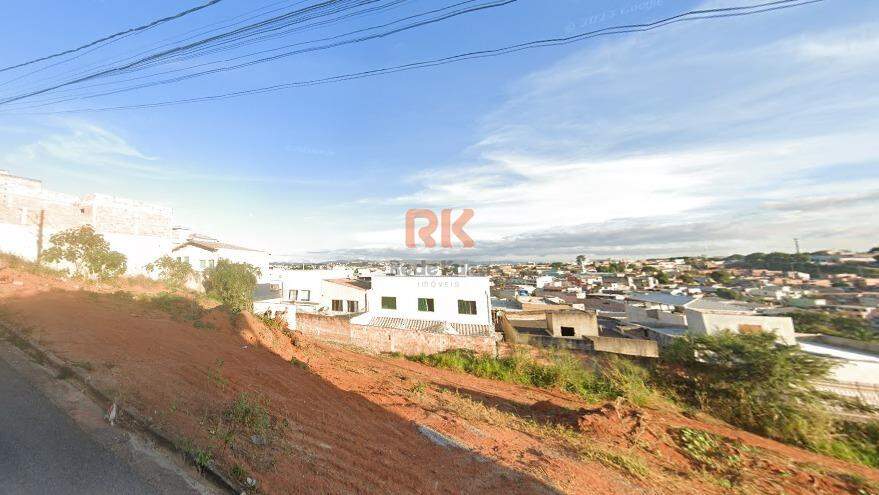 Terreno / Área à venda no Cândida Ferreira: 