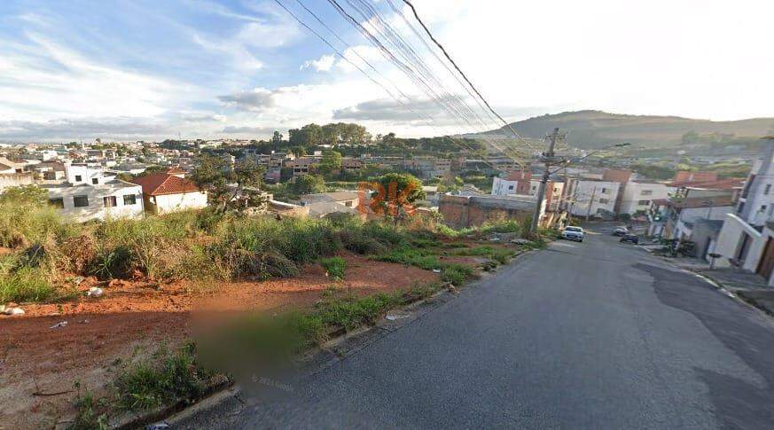 Terreno / Área à venda no Cândida Ferreira: 