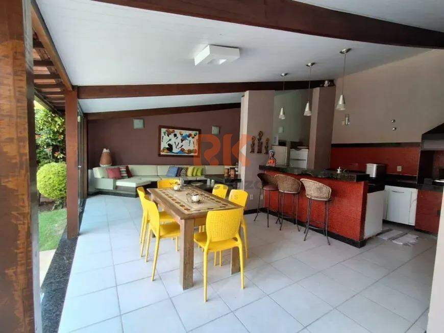 Casa à venda no Itapoã: 