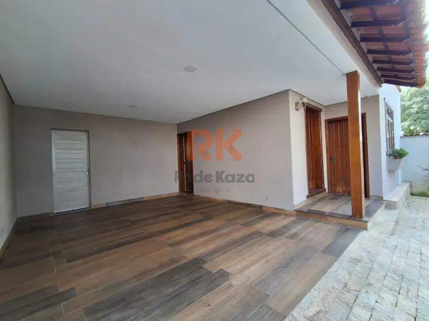 Casa à venda no Itapoã: 