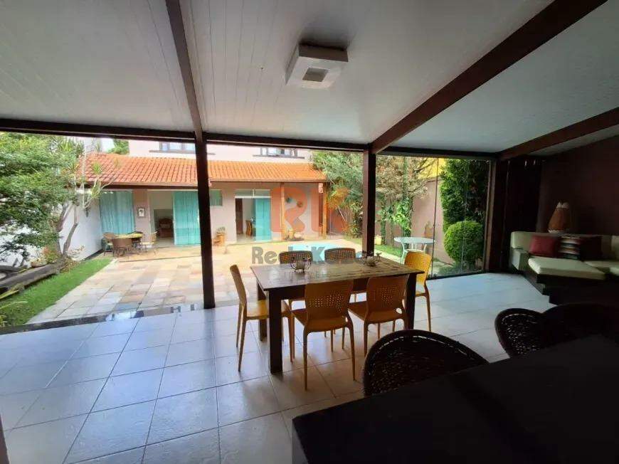 Casa à venda no Itapoã: 