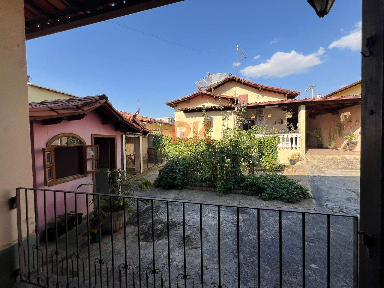 Casa à venda no Arvoredo I: 