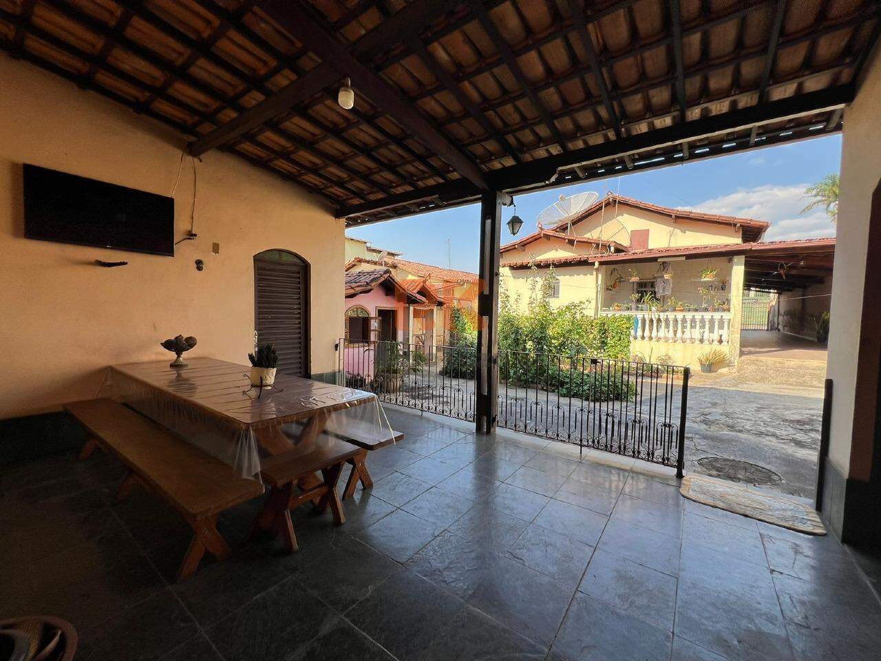 Casa à venda no Arvoredo I: 