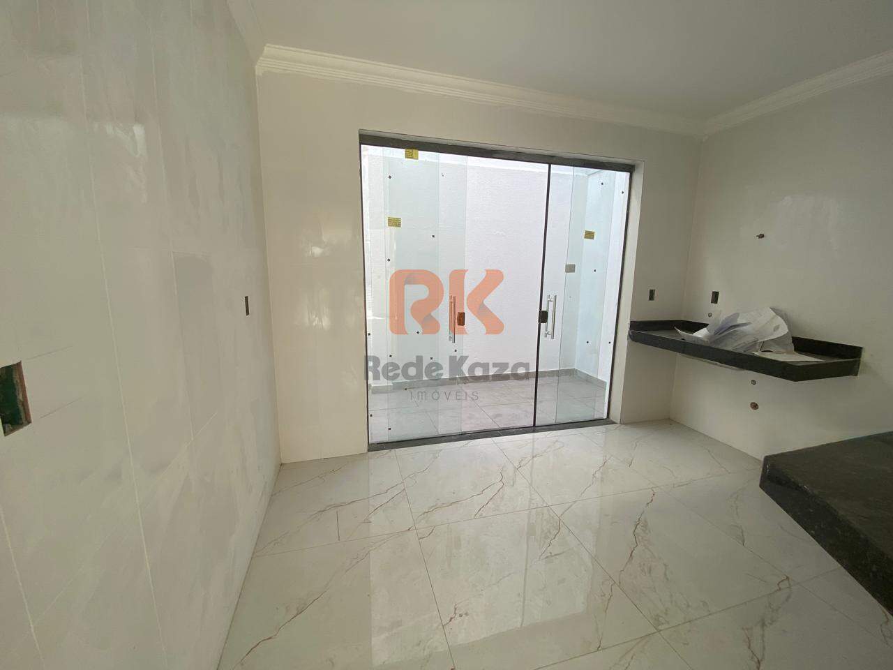 Casa geminada à venda no Santa Amélia: 