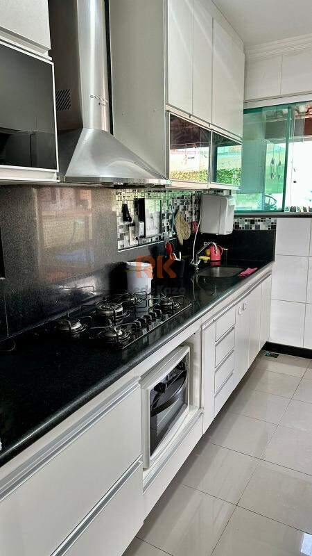 Casa à venda no Heliópolis: 