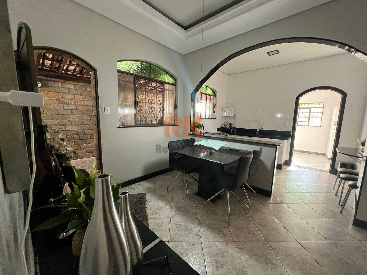 Casa à venda no Arvoredo I: 