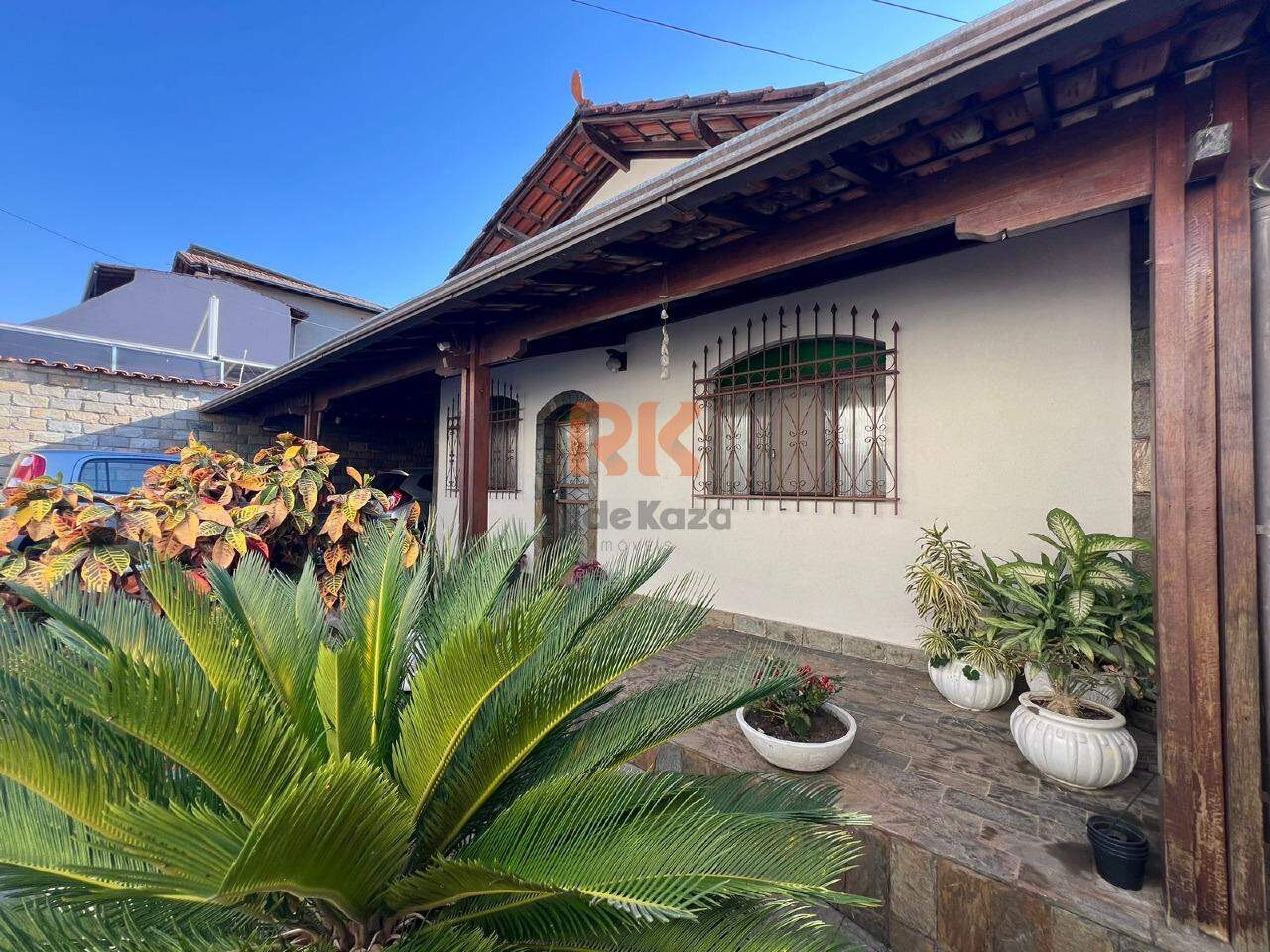 Casa à venda no Arvoredo I: 