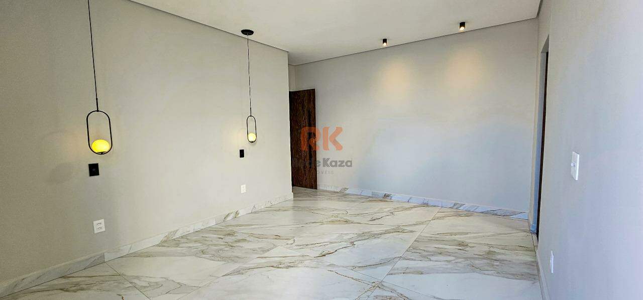 Casa à venda no Lundcea: 