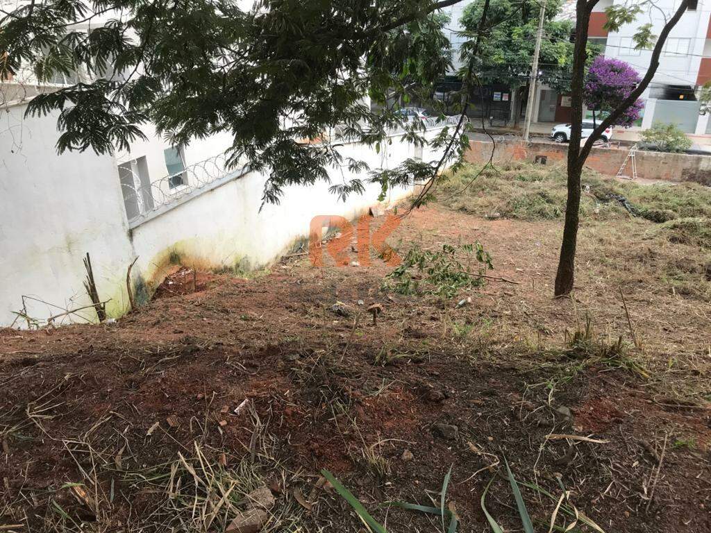 Lote à venda no Manacás: 