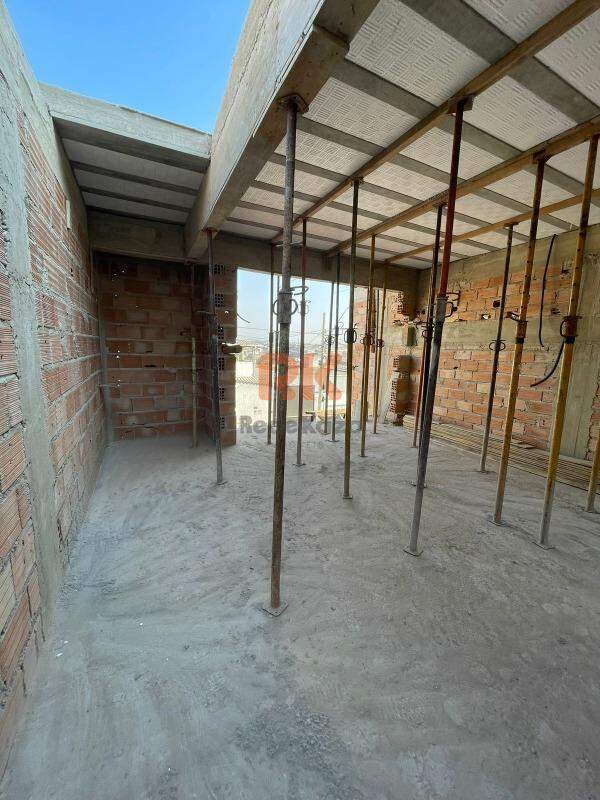 Casa geminada à venda no Cândida Ferreira: 