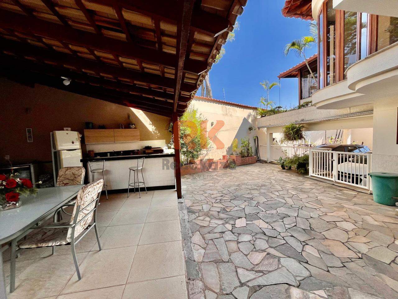 Casa à venda no Dona Clara: 