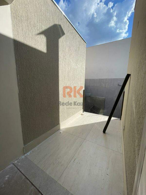 Casa geminada à venda no Cabral: 