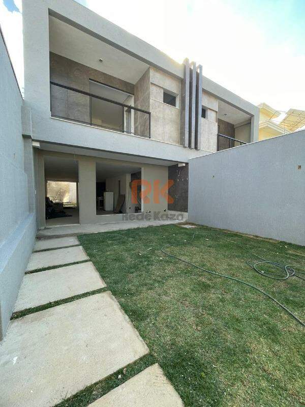 Casa geminada à venda no Cabral: 