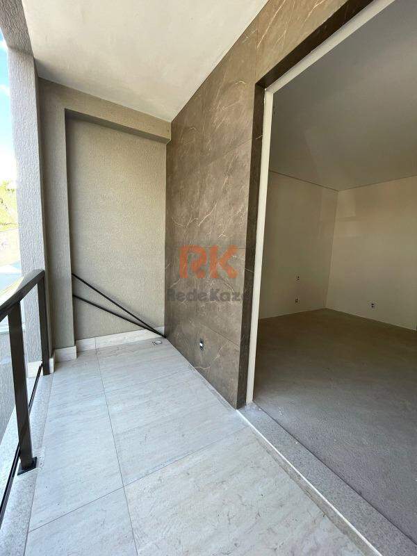 Casa geminada à venda no Cabral: 