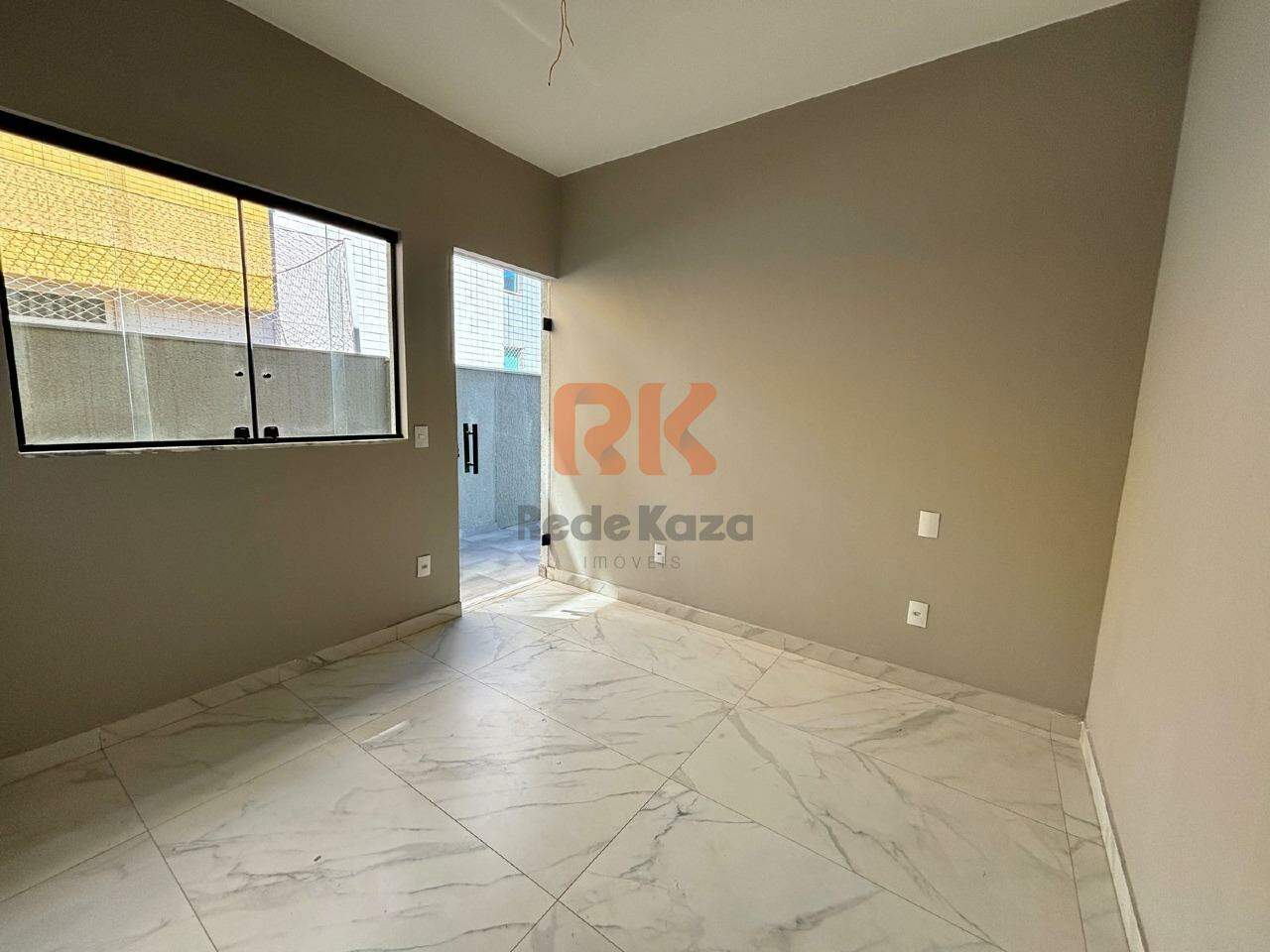 Casa geminada à venda no Planalto: 