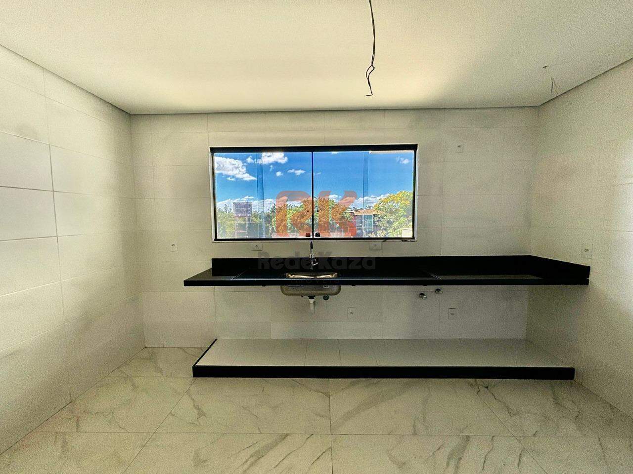 Casa geminada à venda no Planalto: 