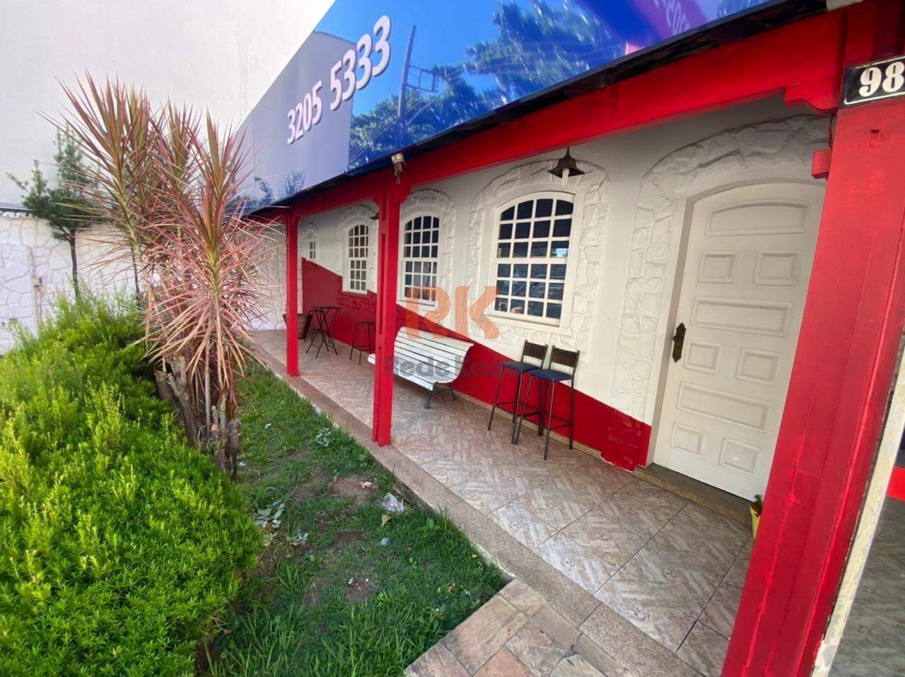 Casa comercial para aluguel no Centro: 