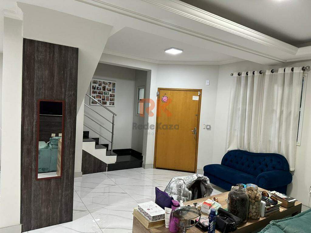 Casa geminada à venda no Centro: 