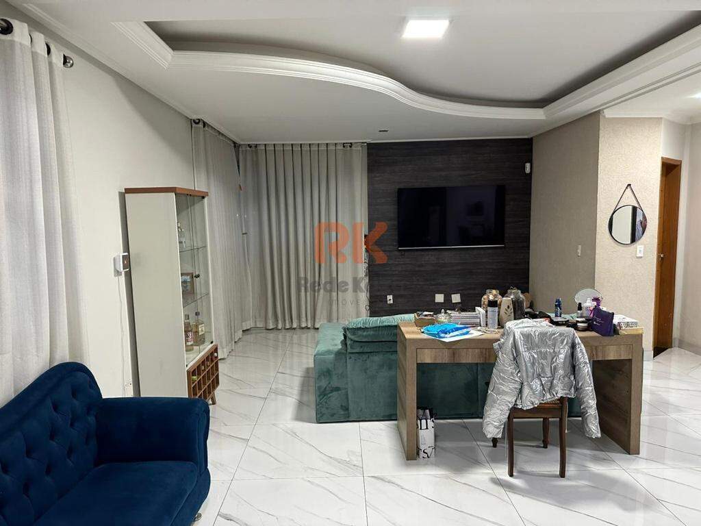 Casa geminada à venda no Centro: 