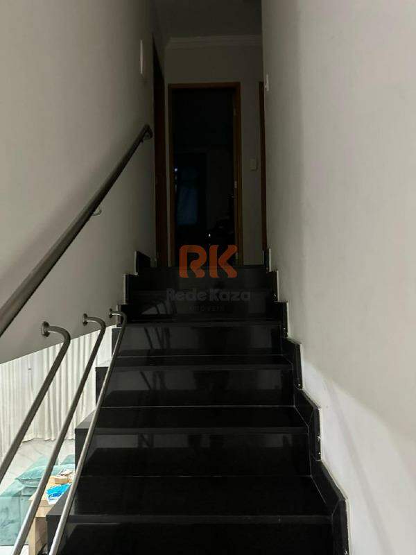 Casa geminada à venda no Centro: 