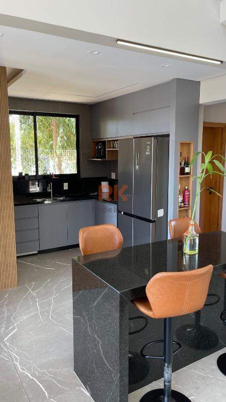 Casa à venda no Condomínio Lírios dos Vales: 