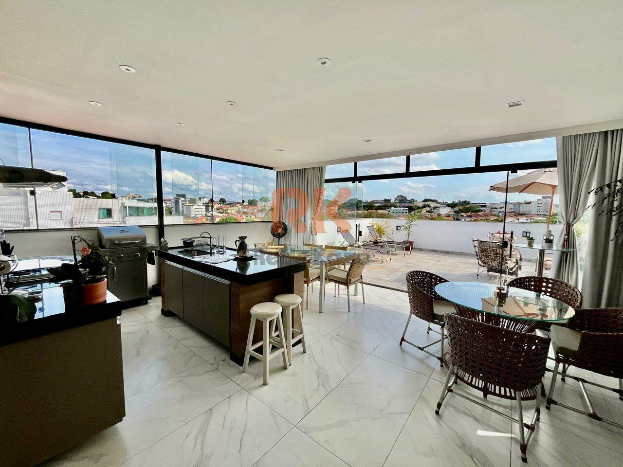 Cobertura à venda no Itapoã: 