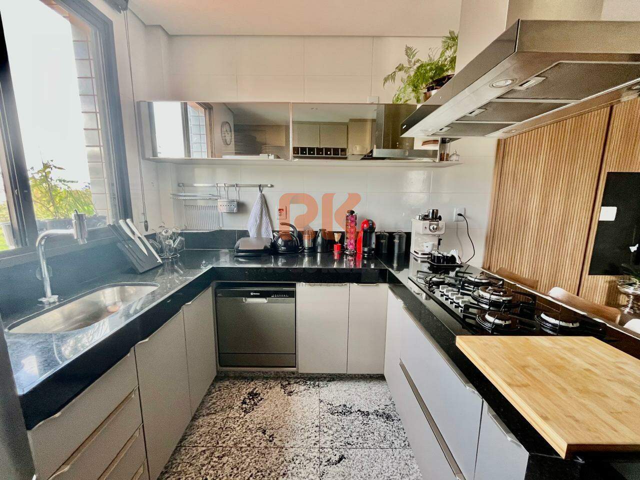 Cobertura à venda no Itapoã: 