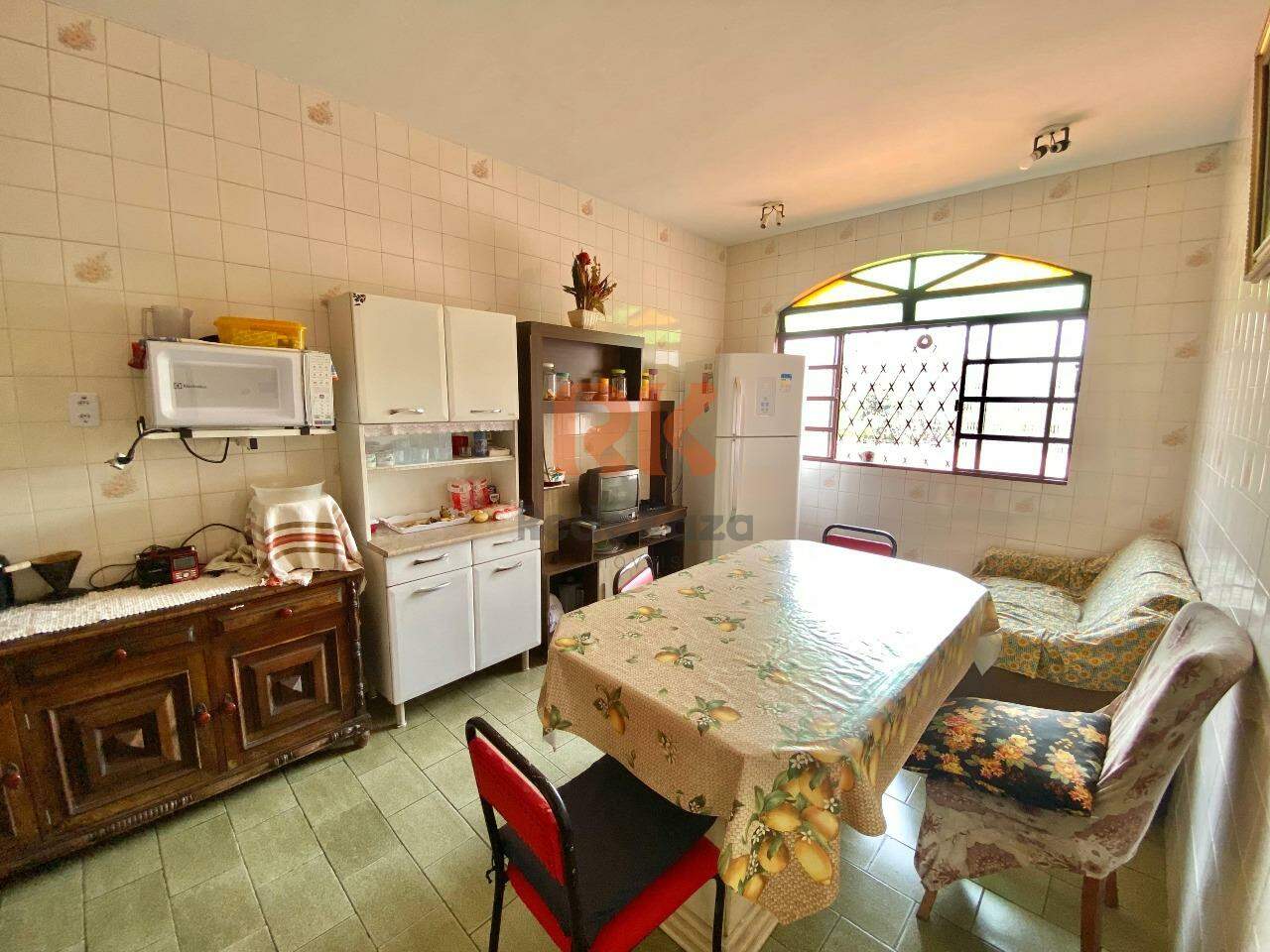 Casa à venda no Itapoã: 