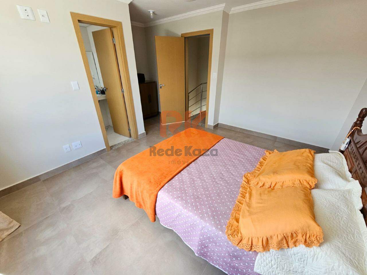 Casa geminada para aluguel no Santa Rosa: 