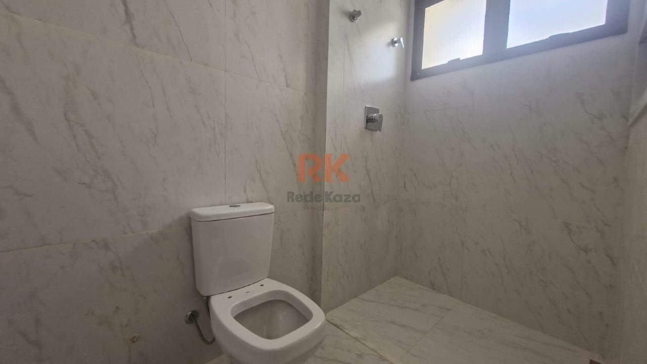 Casa em condomínio à venda no Centro: 