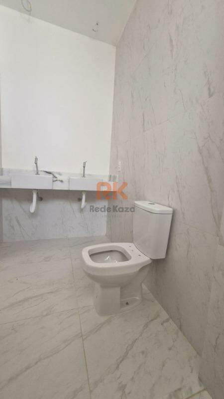 Casa em condomínio à venda no Centro: 