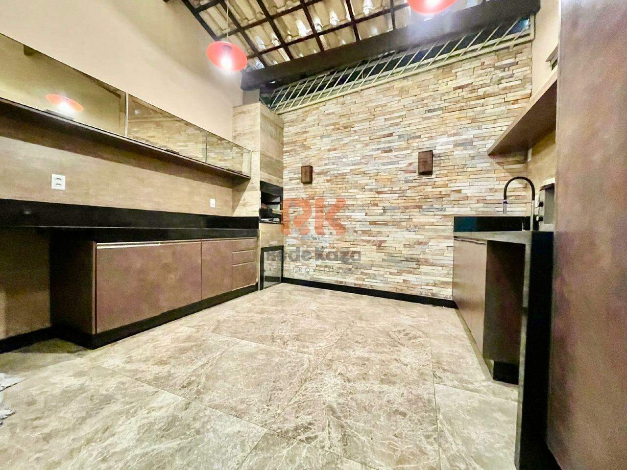 Casa geminada para aluguel no Cabral: 