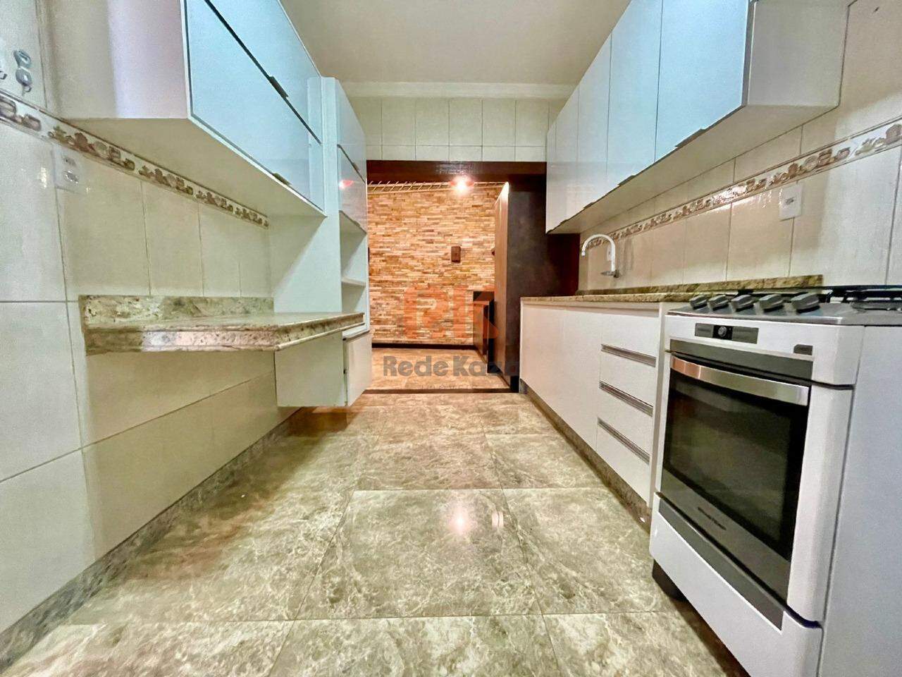 Casa geminada para aluguel no Cabral: 