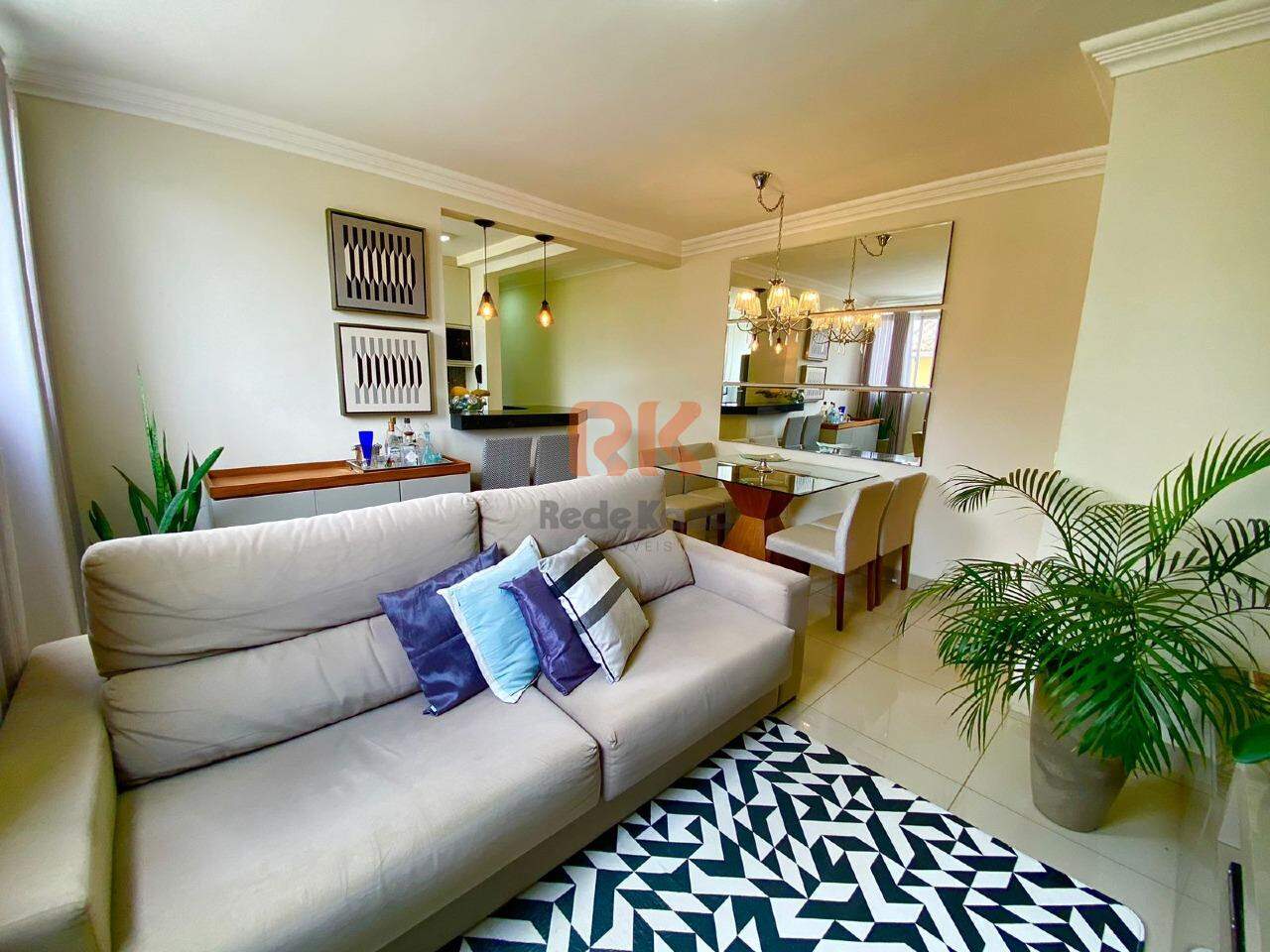 Apartamento à venda no Cabral: 