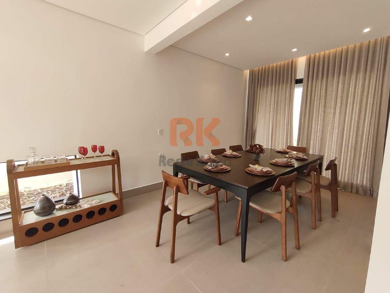 Casa em condomínio para aluguel no Trevo: 