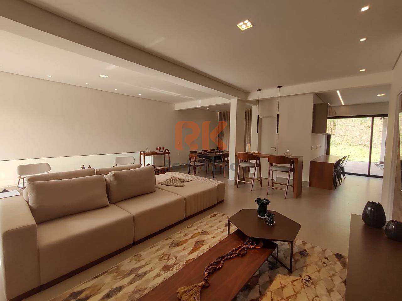 Casa em condomínio para aluguel no Trevo: 