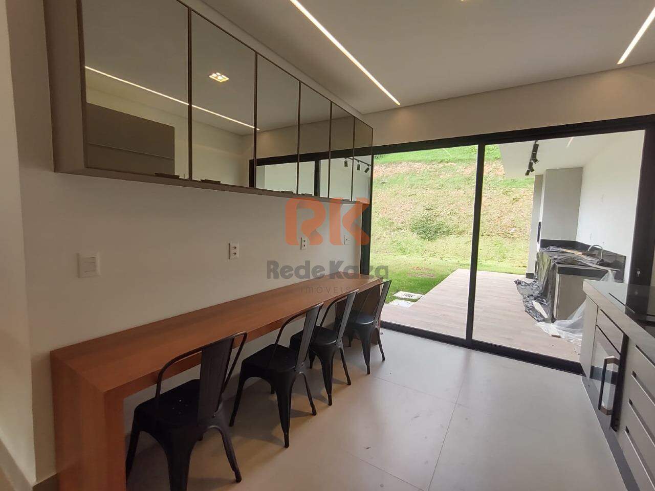 Casa em condomínio para aluguel no Trevo: 