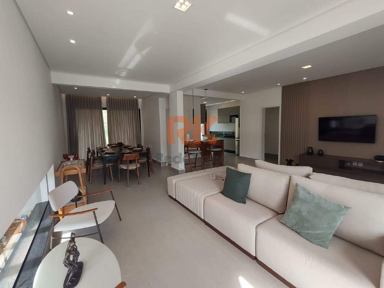 Casa em condomínio para aluguel no Trevo: 