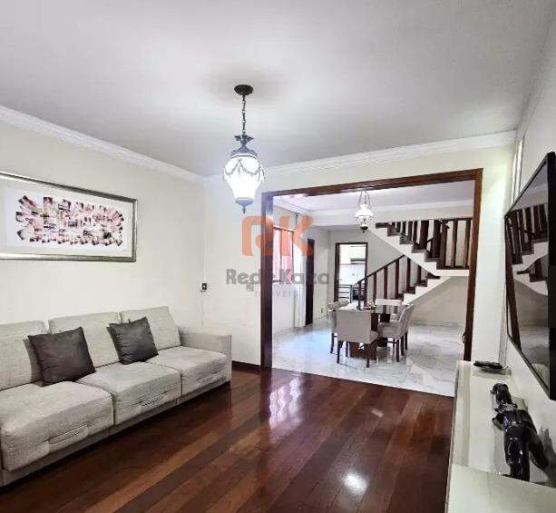 Casa geminada à venda no Castelo: 