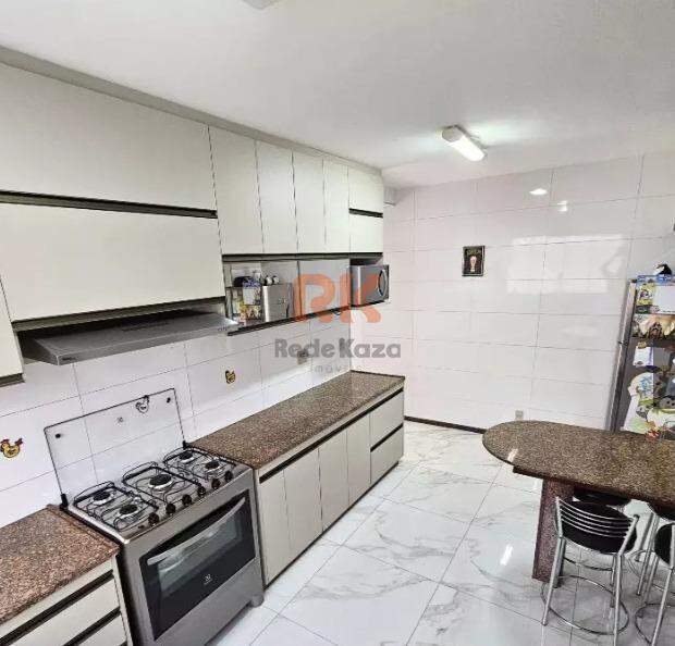 Casa geminada à venda no Castelo: 