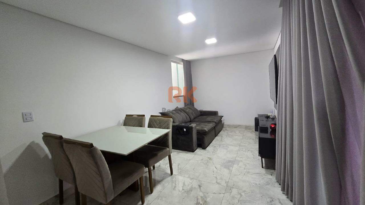 Casa geminada à venda no Vale Das Orquideas: 