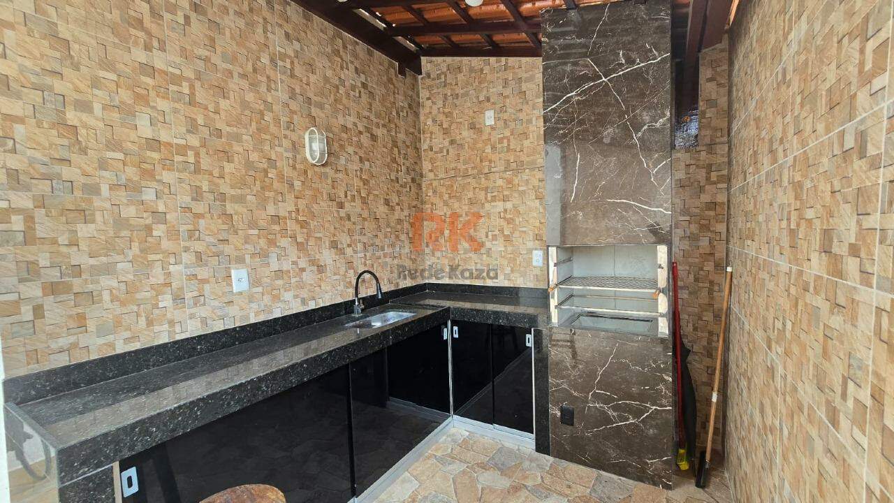 Casa geminada à venda no Vale Das Orquideas: 