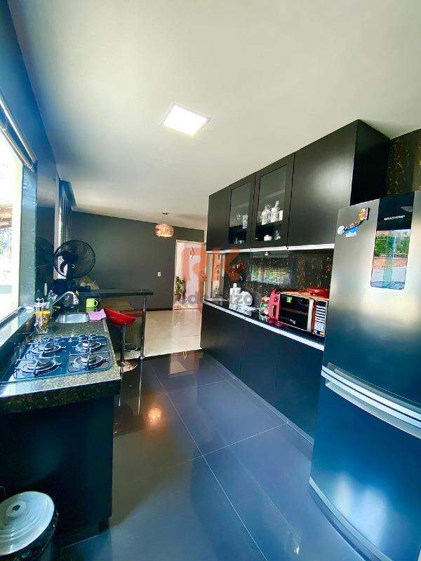 Casa geminada à venda no Arvoredo 2: 