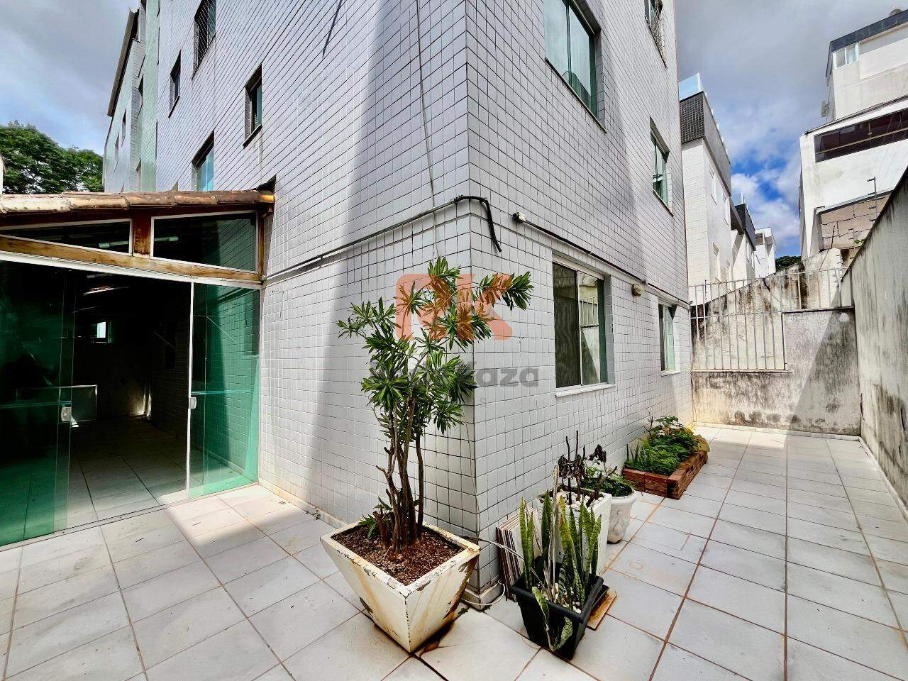 Área privativa à venda no Itapoã: 