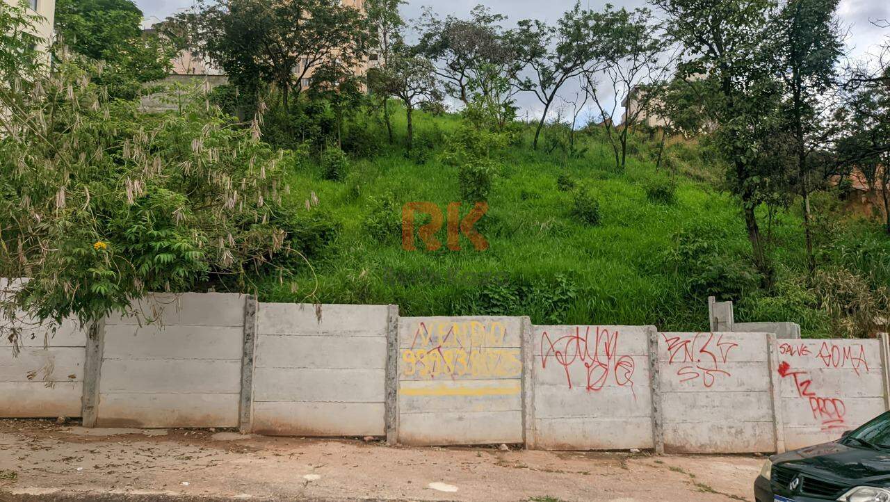 Terreno / Área à venda no Manacás: 