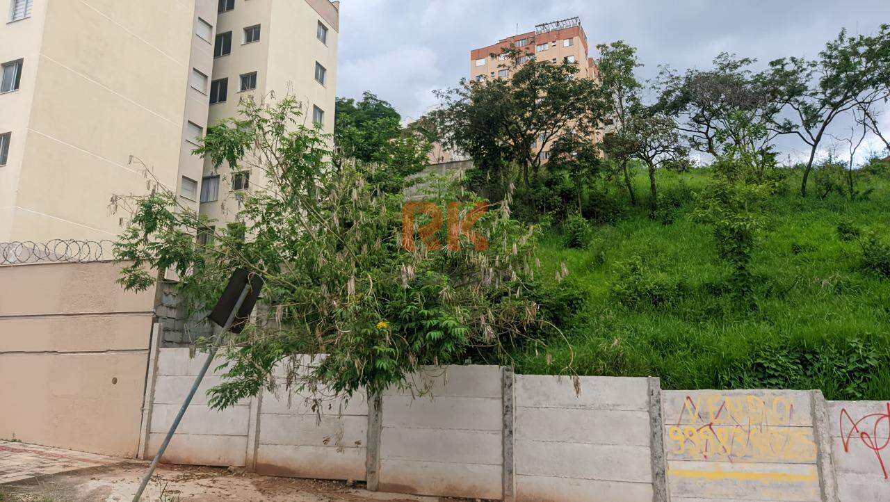 Terreno / Área à venda no Manacás: 