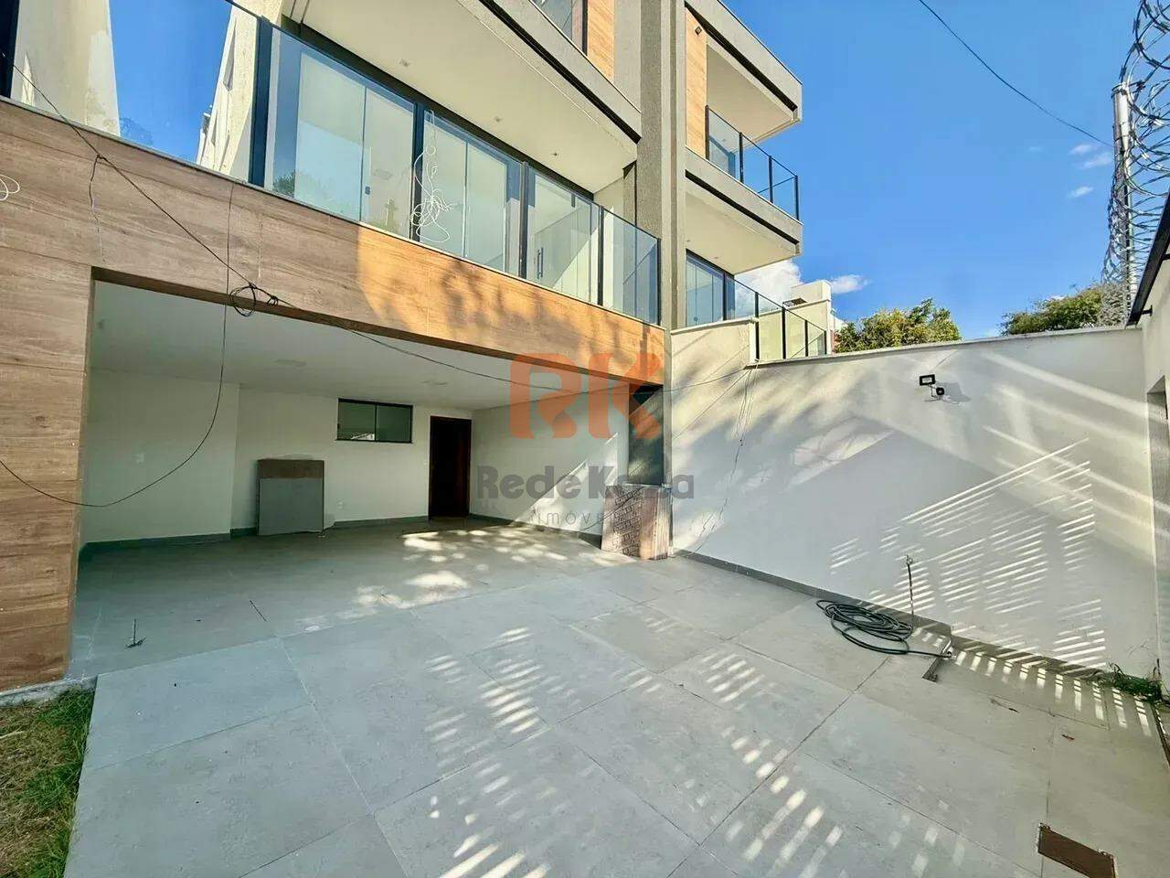 Casa à venda no Planalto: 