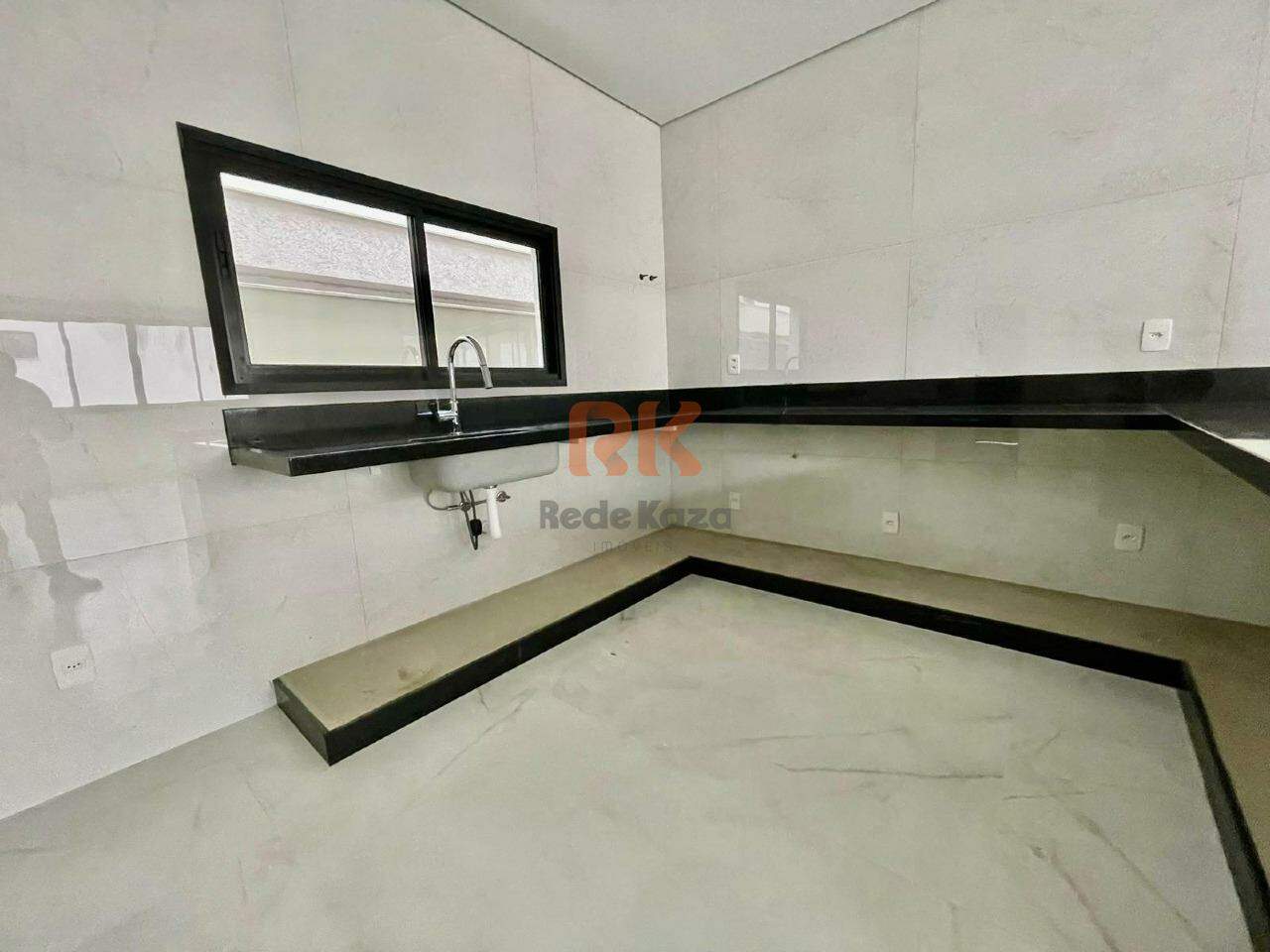 Casa em condomínio à venda no Portal Do Sol: 