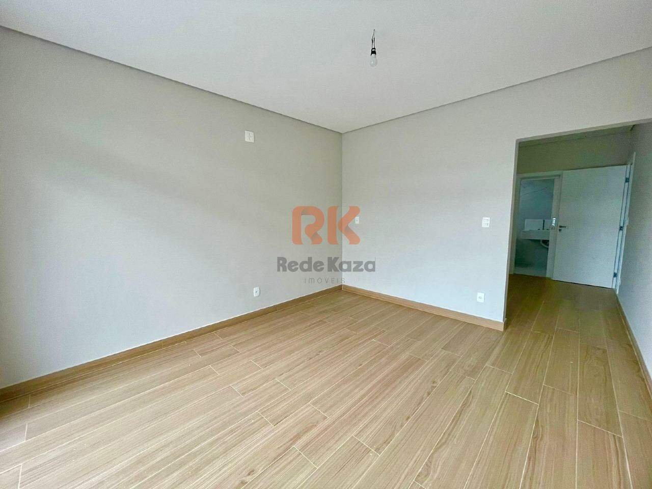 Casa em condomínio à venda no Portal Do Sol: 